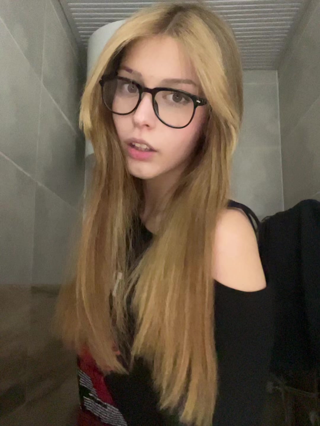 @Тгк:викусяя^^