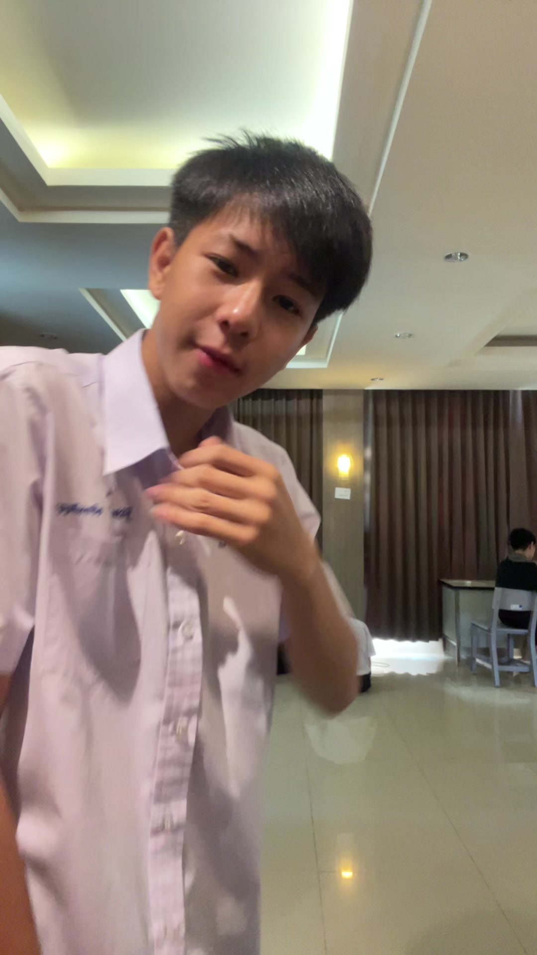 @อาร์มที่แปลว่าแขนแขนเป็นฟอ