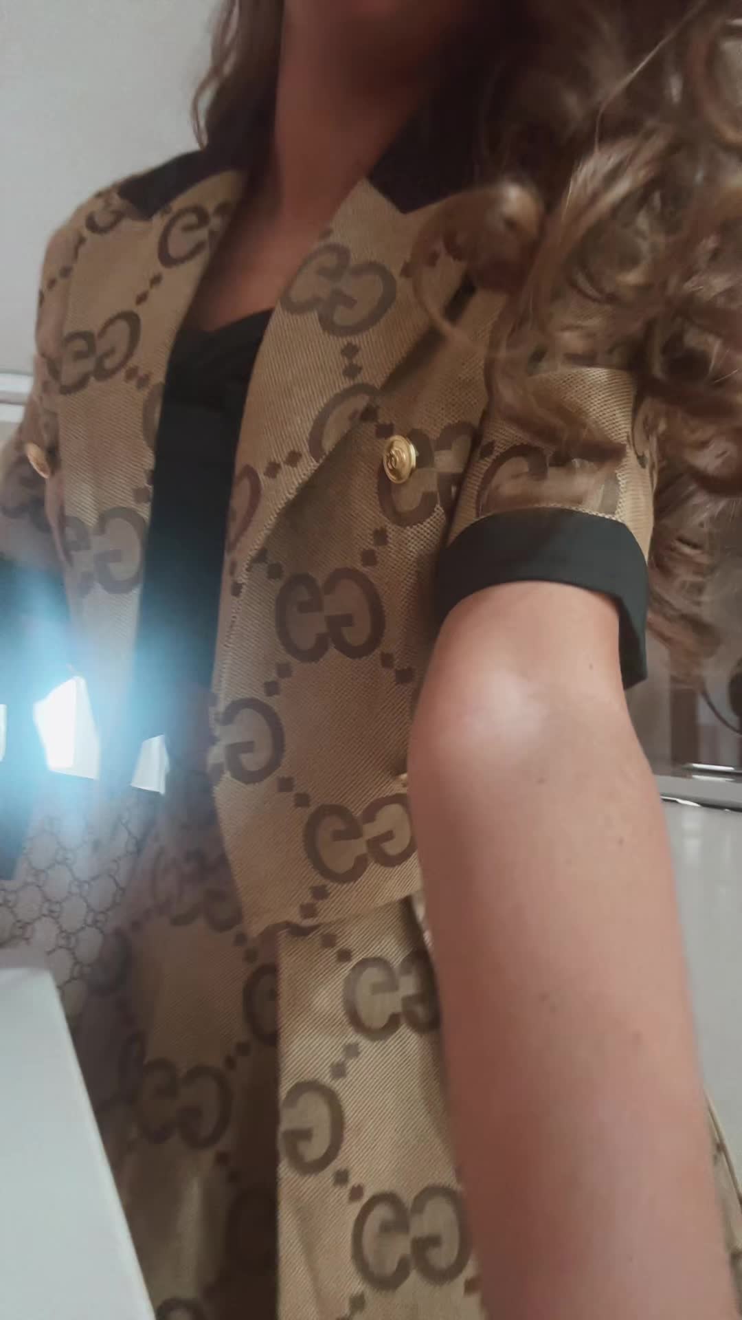 @👩🏽🫶🏼