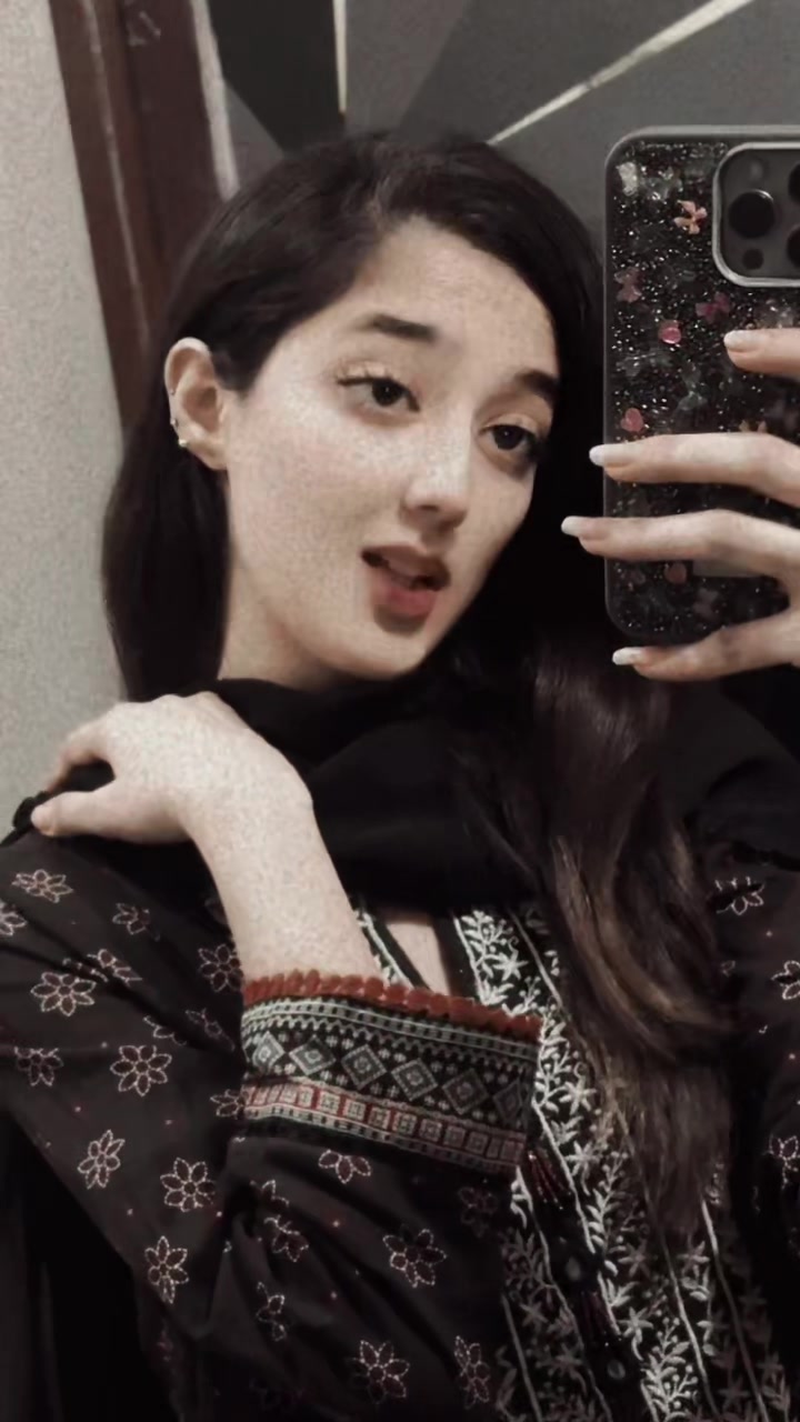 @𝕾𝖆𝖒𝖊𝖊𝖗𝖆 𝕶𝖍𝖆𝖓 🕊️