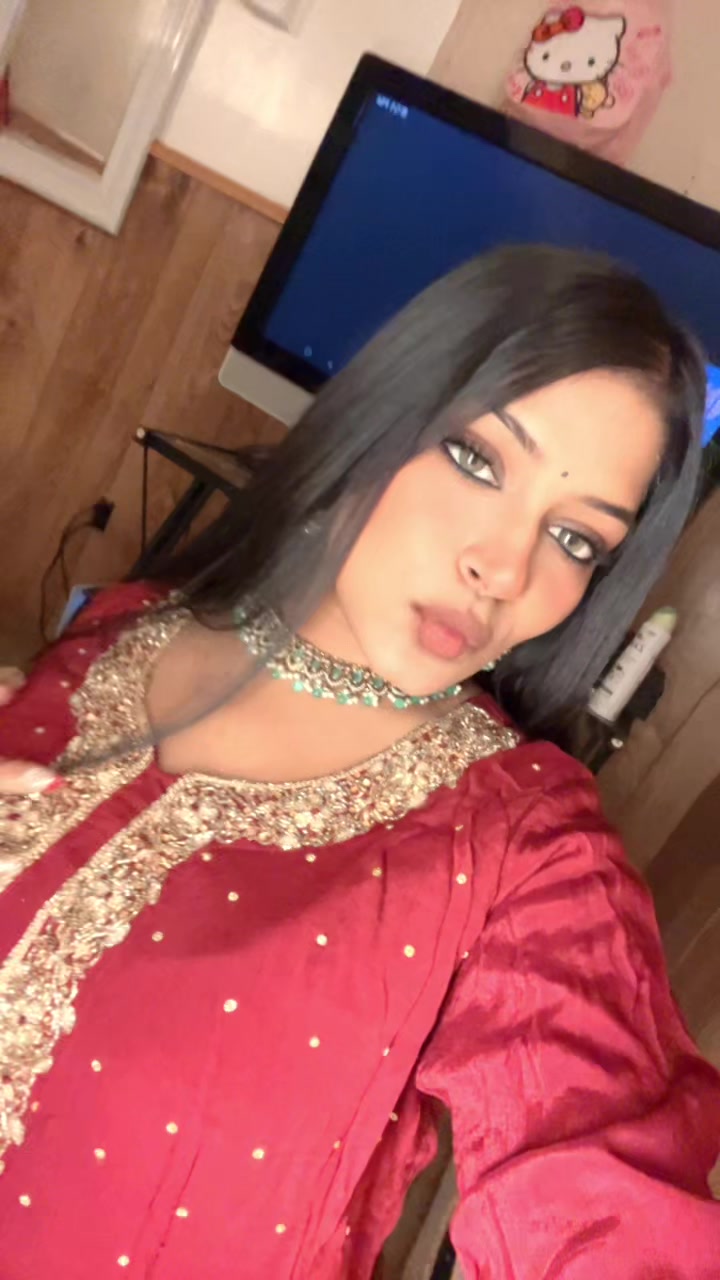 @মোনা ☄️