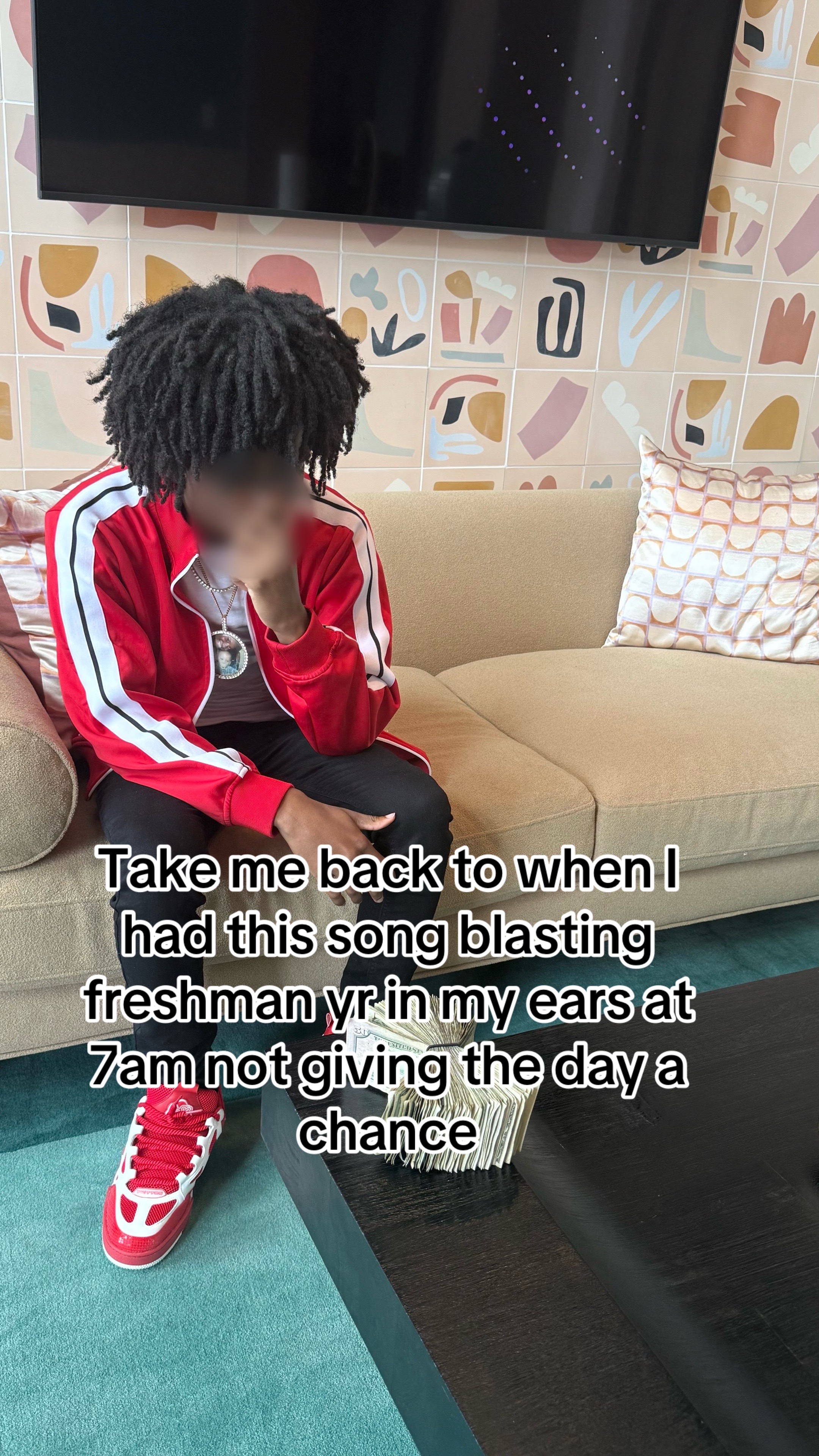 @⃟