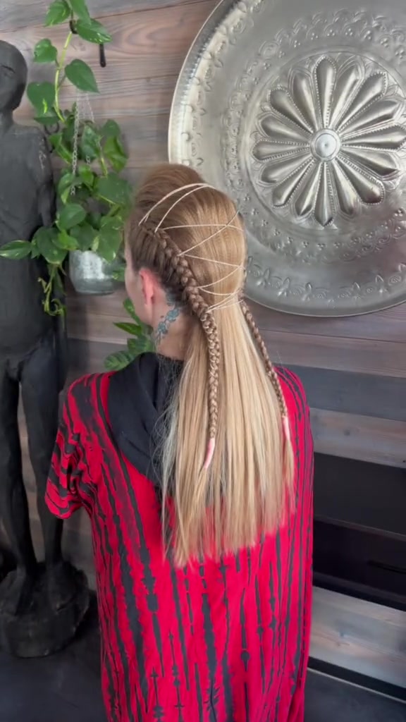 @Salon7 Heidi