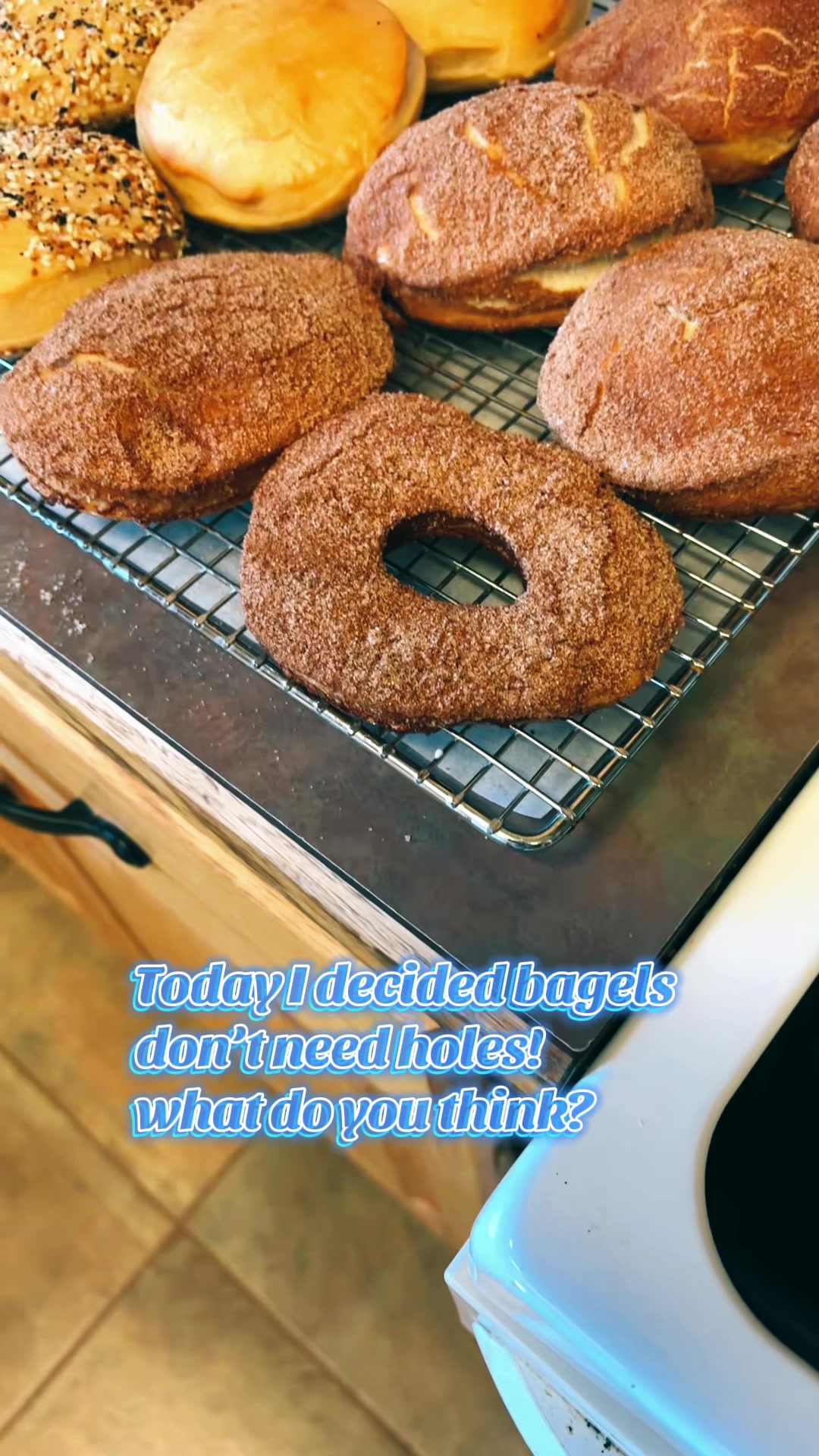 @tonimakesandbakes