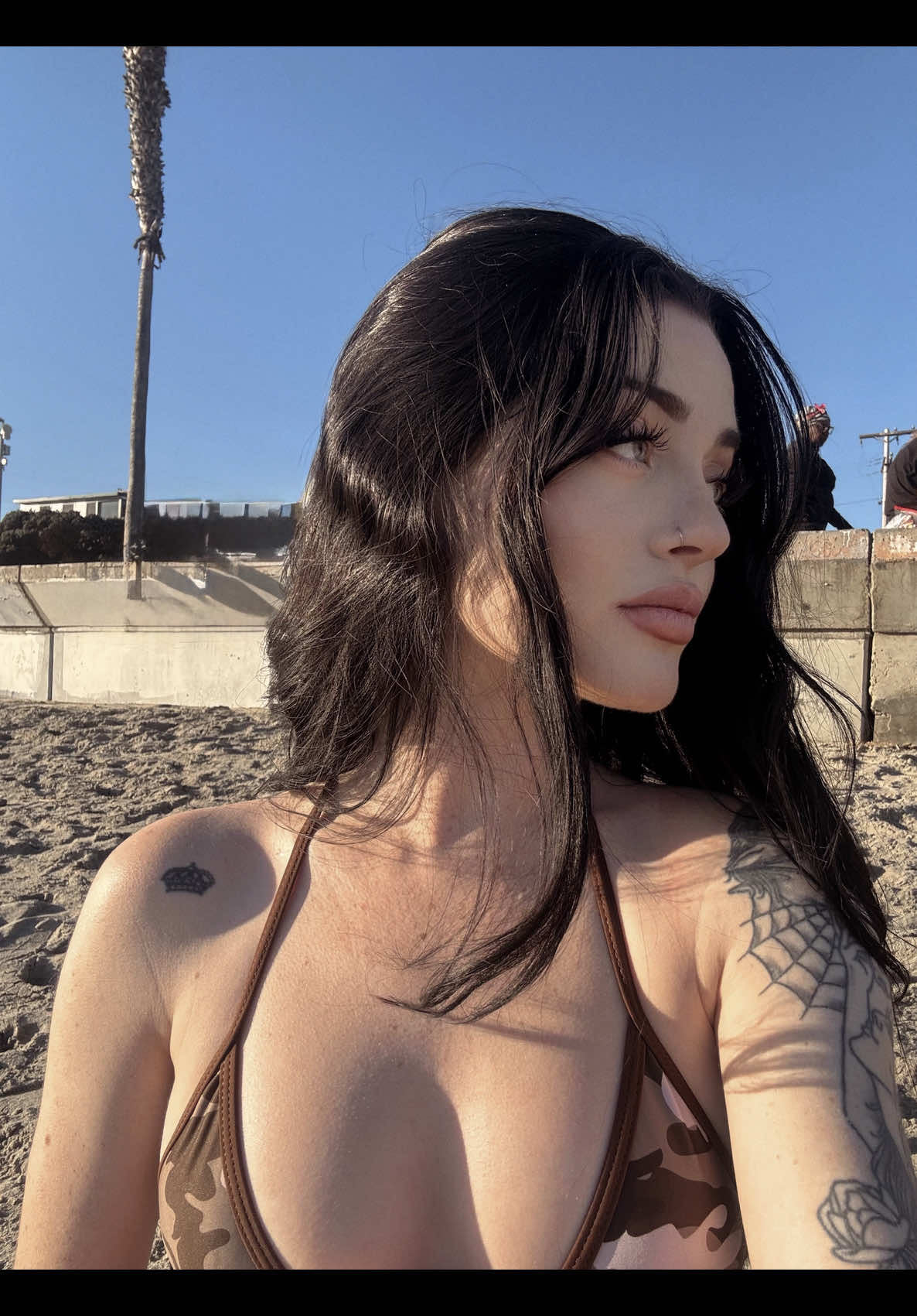 @🖤