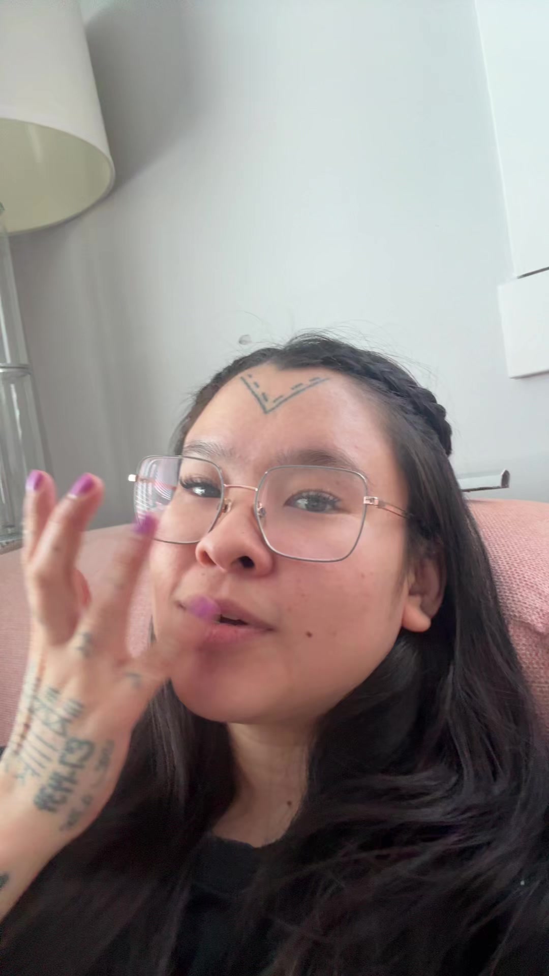 @annieneevee