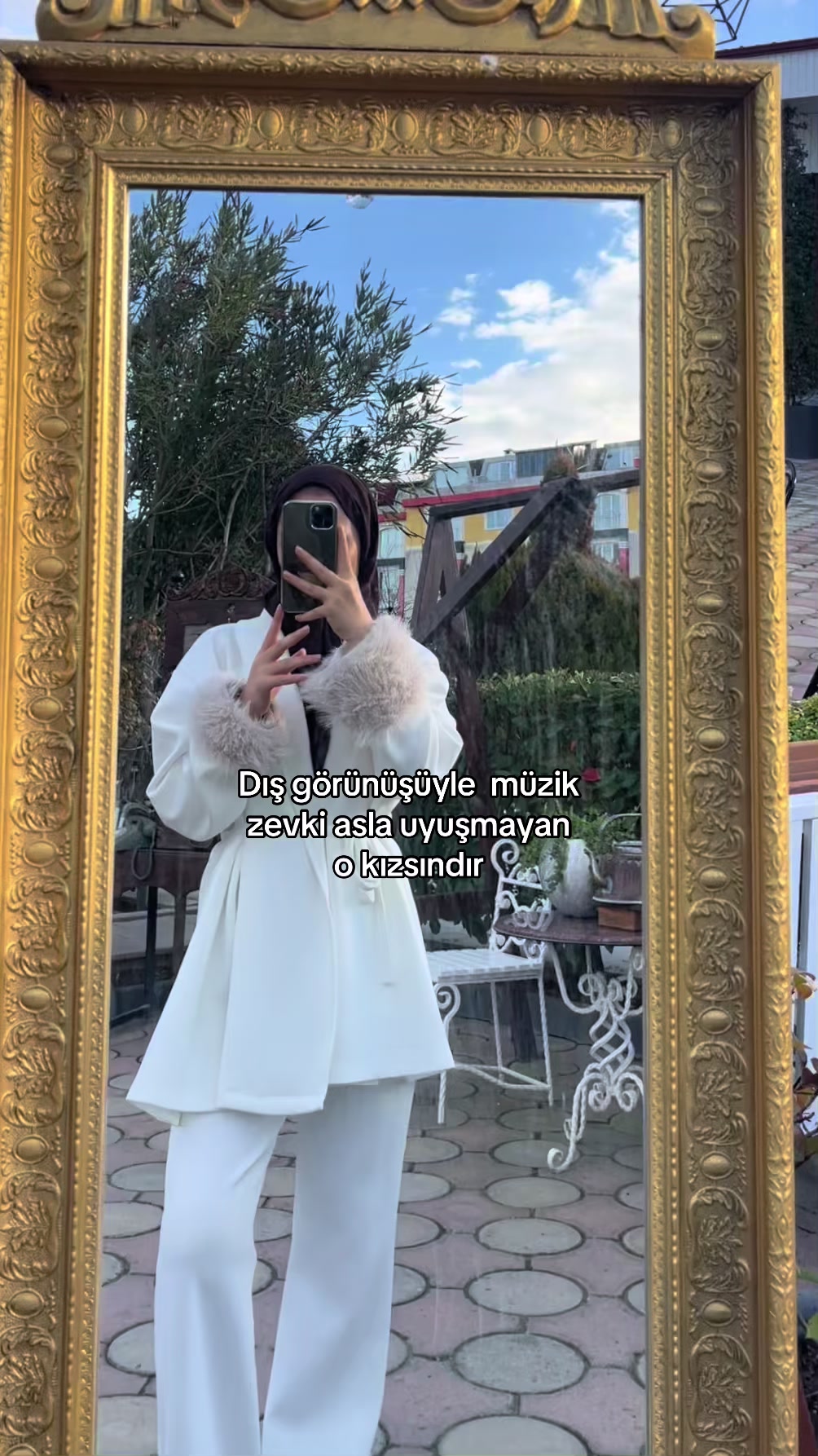 @ℰ.