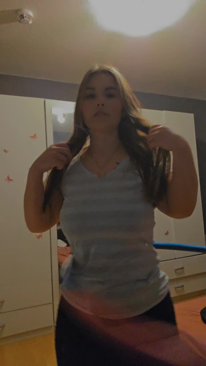@🍒ℂ𝕙𝕖𝕣𝕣𝕪🍒