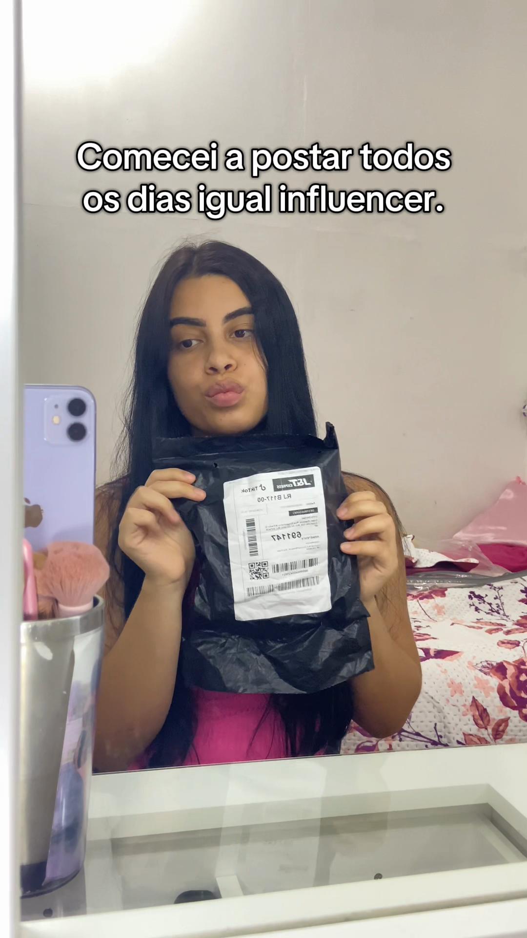 @L&iacute;via Dantas