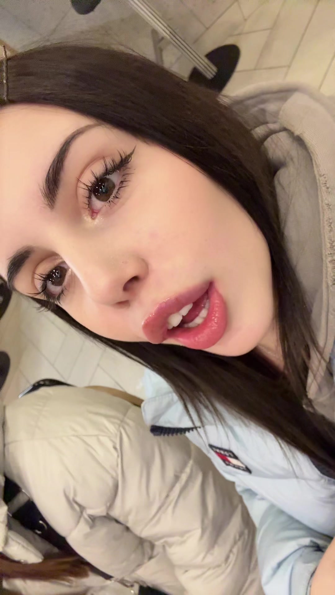 @kriskiskissxx