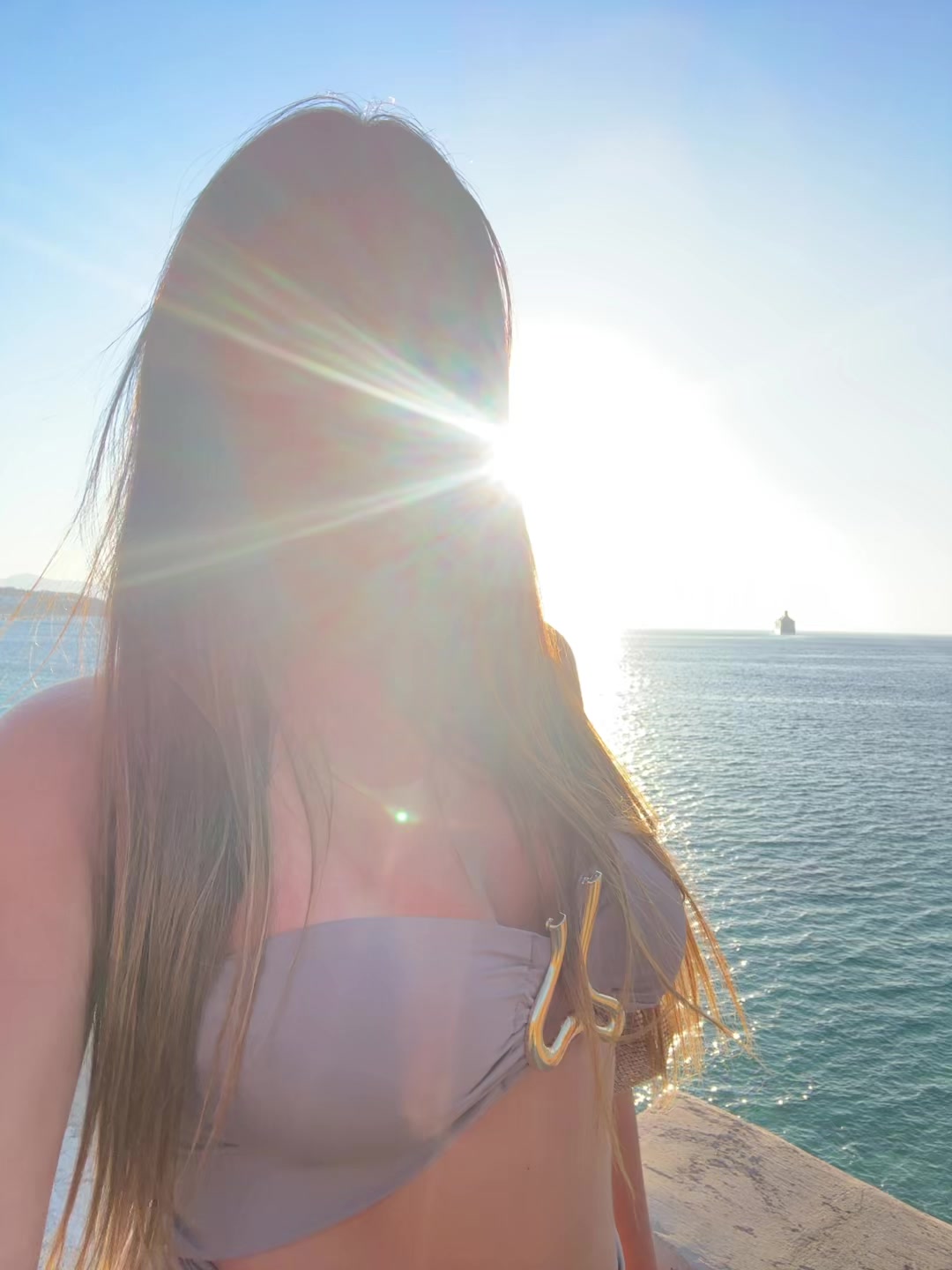 @kikkycuzzolino
