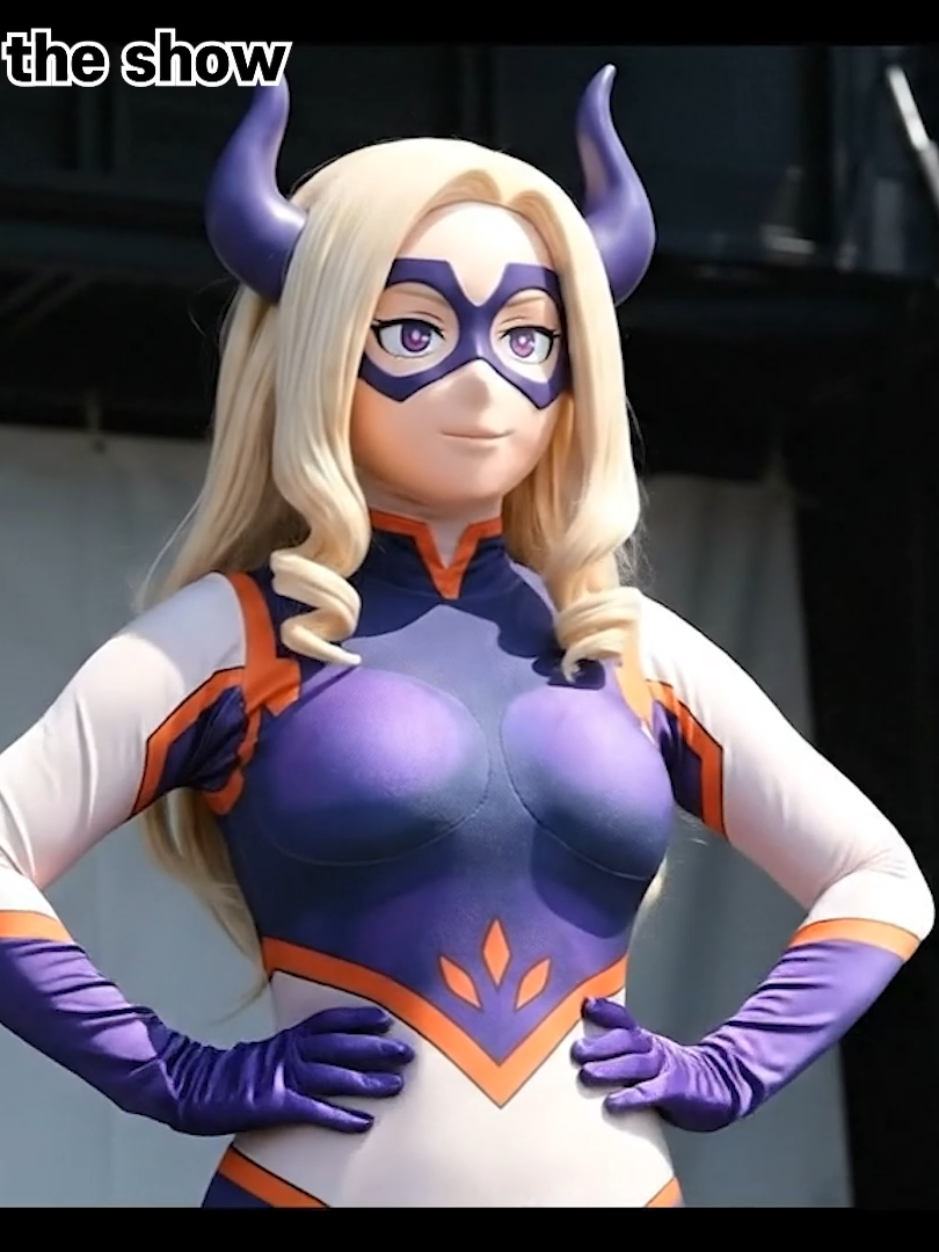 @mascot girl and kigurumi