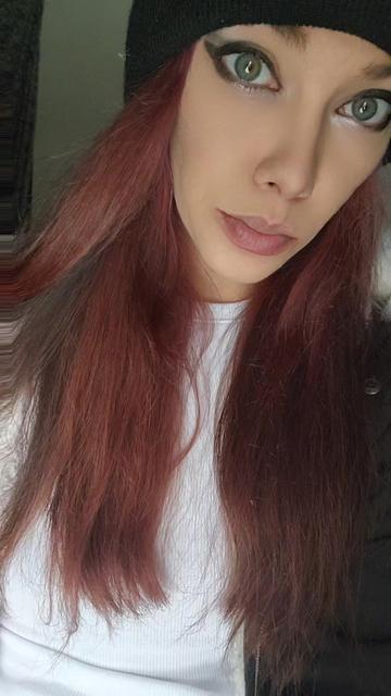 @Thegirlwiththecursemark