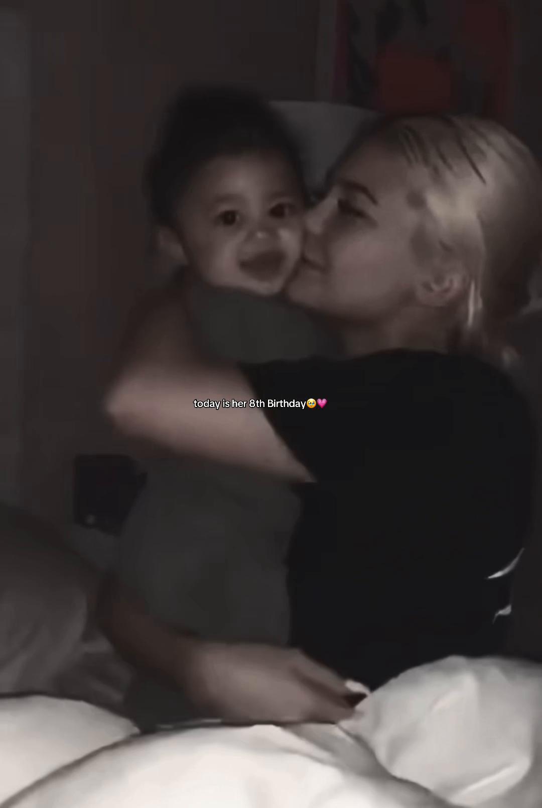 @lena 🖤