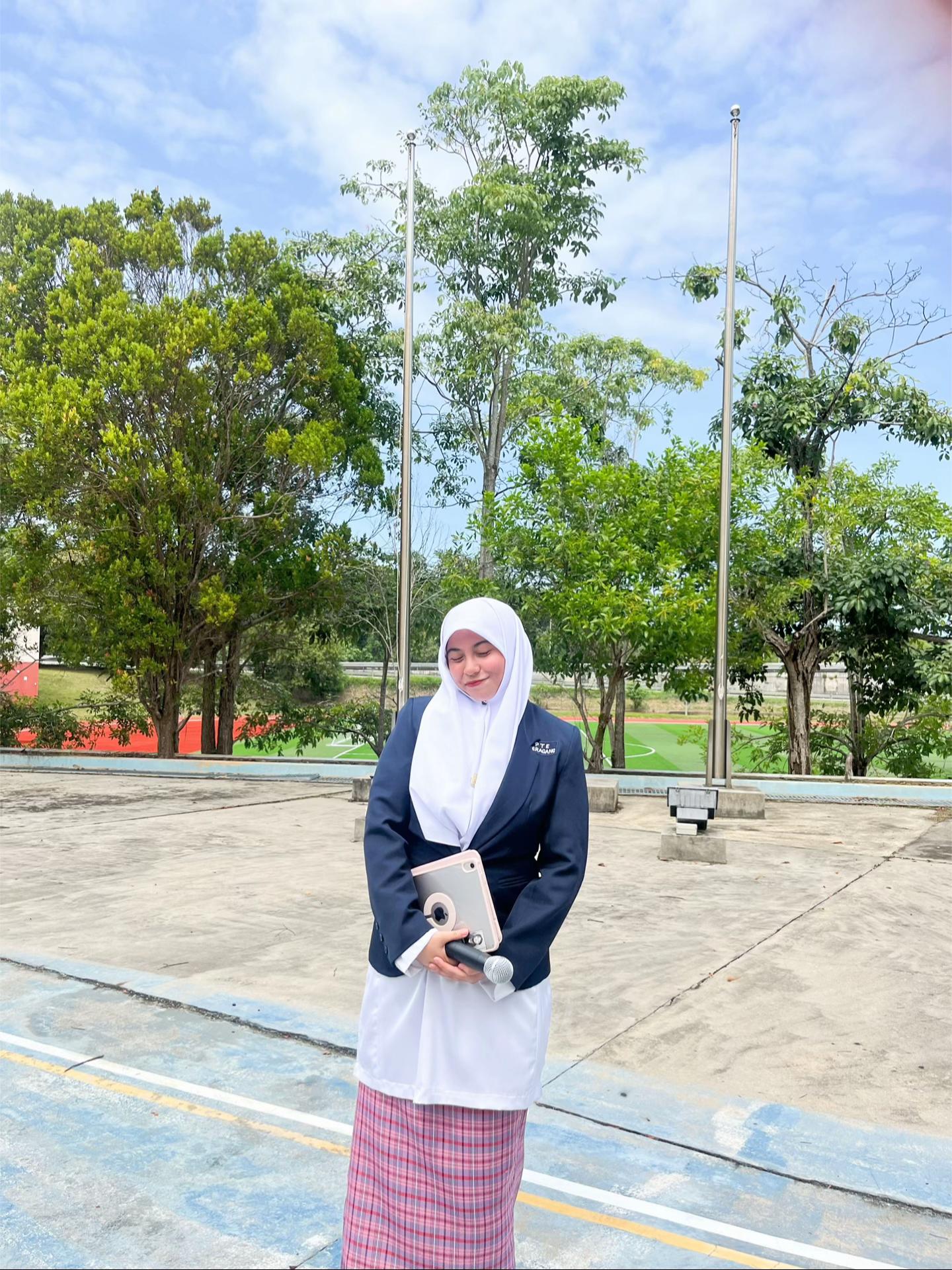 @Dk Trisyia