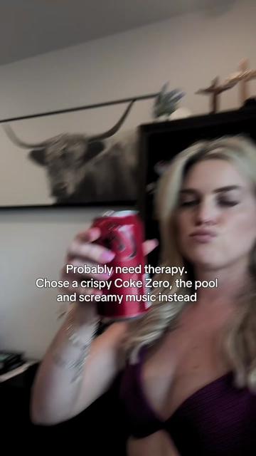 @Michelle 🦇📖🎧🥀