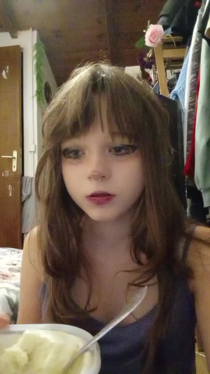 @Emiii