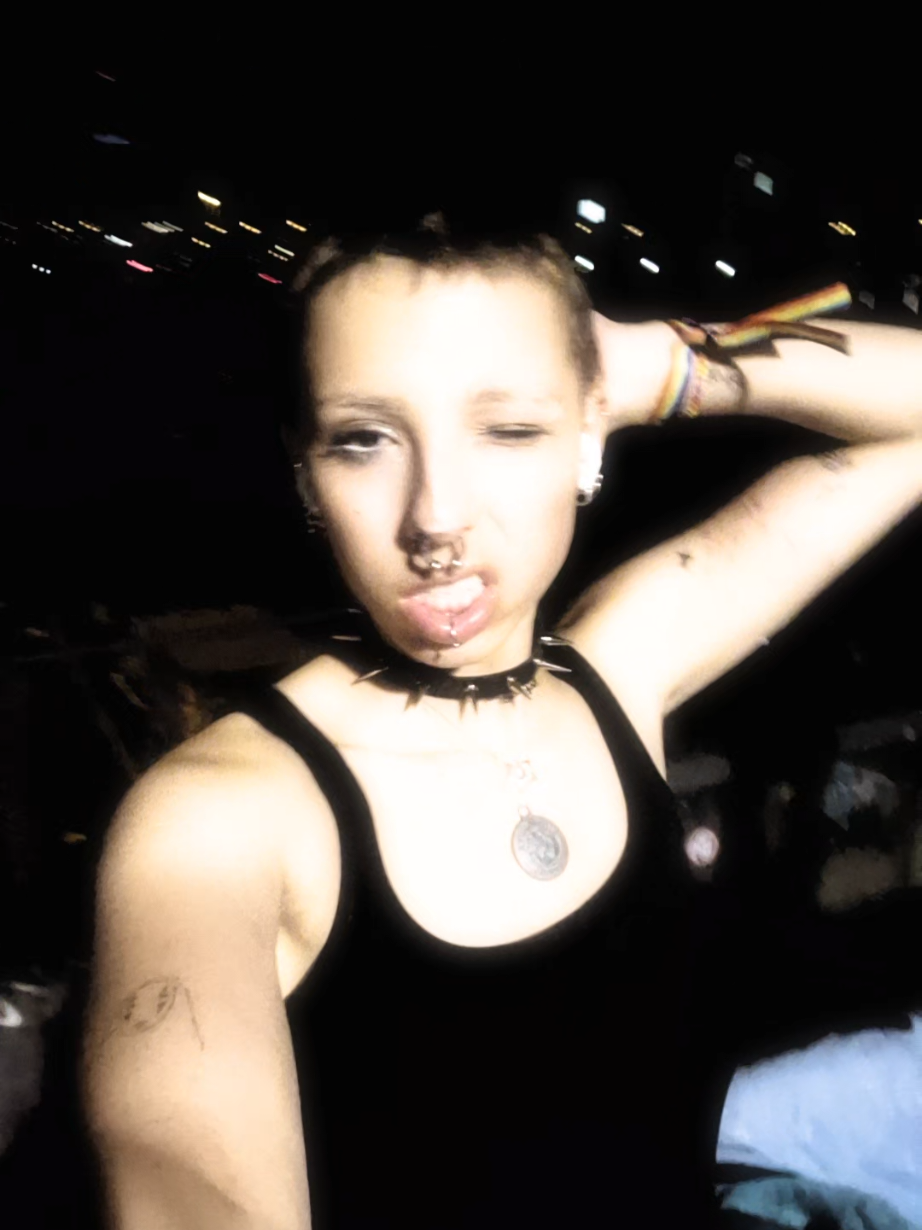 @&bull;.&deg;☆ blut ☆&deg;.&bull;