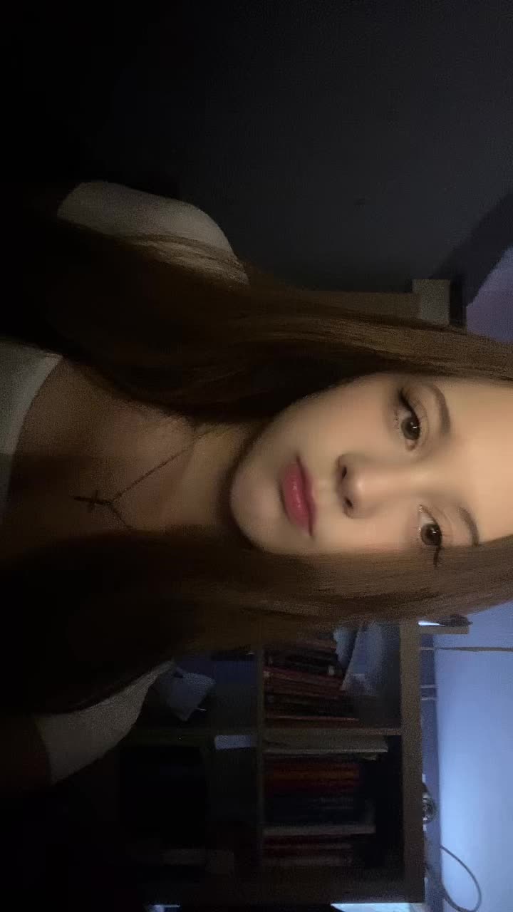 @Ellaa💭🤍