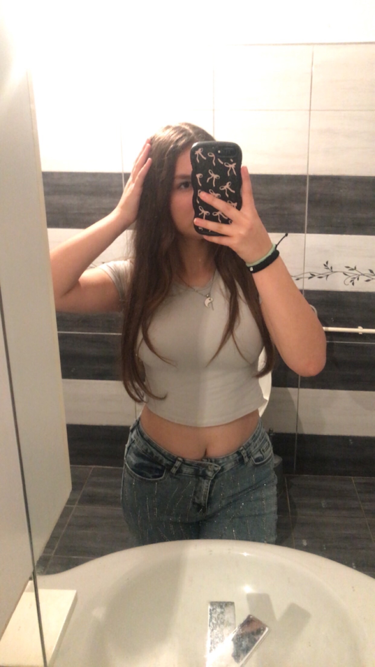 @AniSa💋