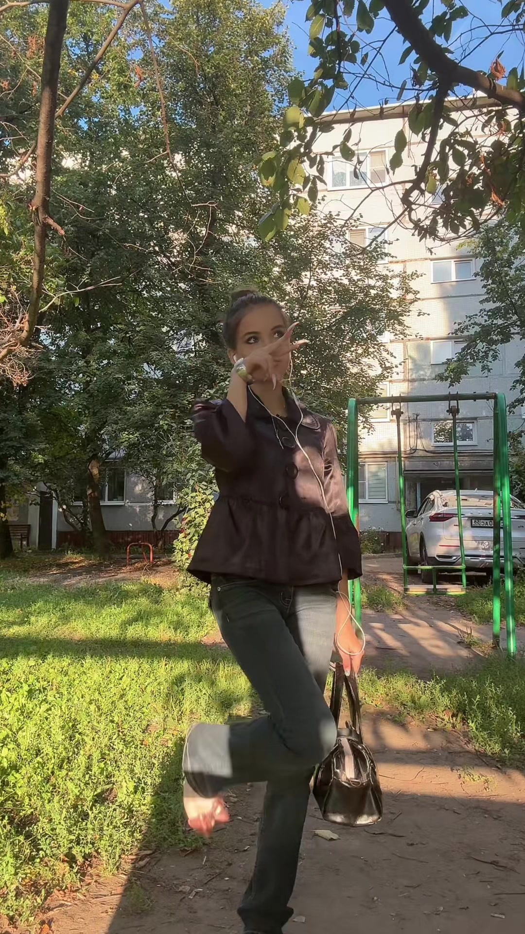 @lilishes