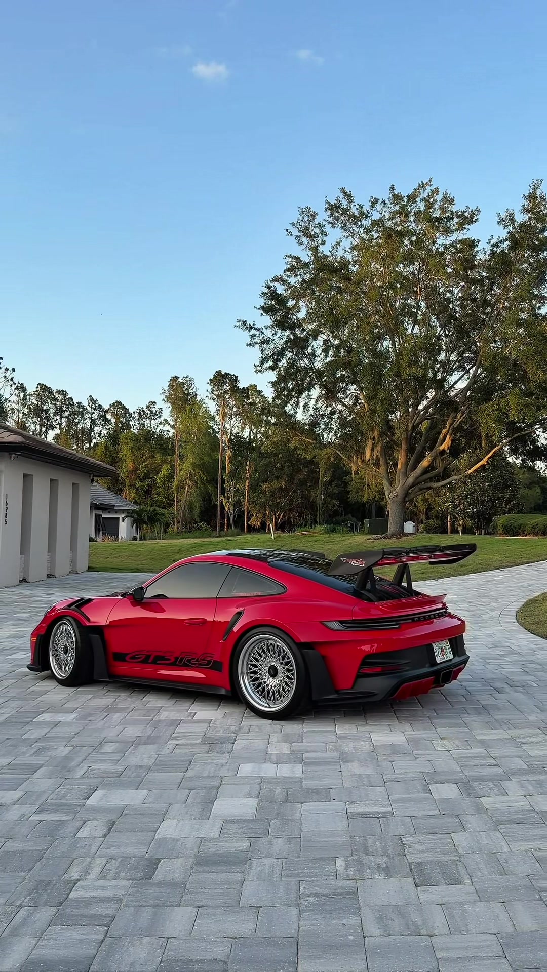 @supercarvicky