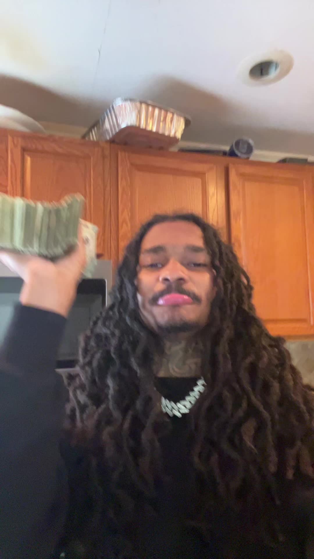 @🎒
