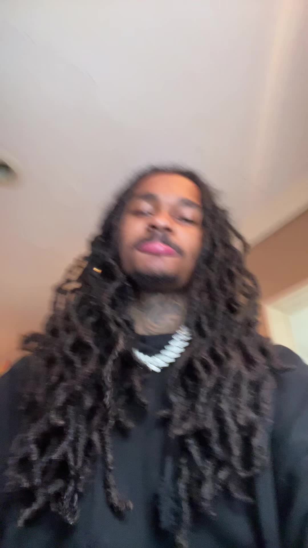 @🎒