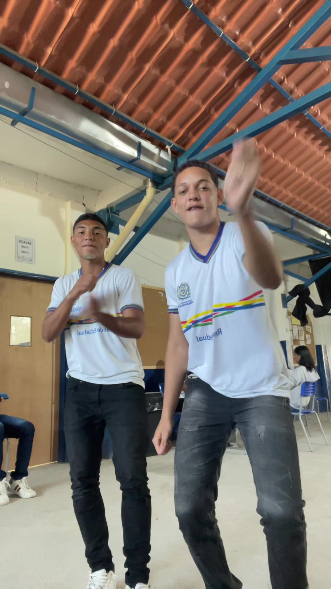 @JONAS🕺🏻