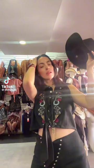 @LaPenguin