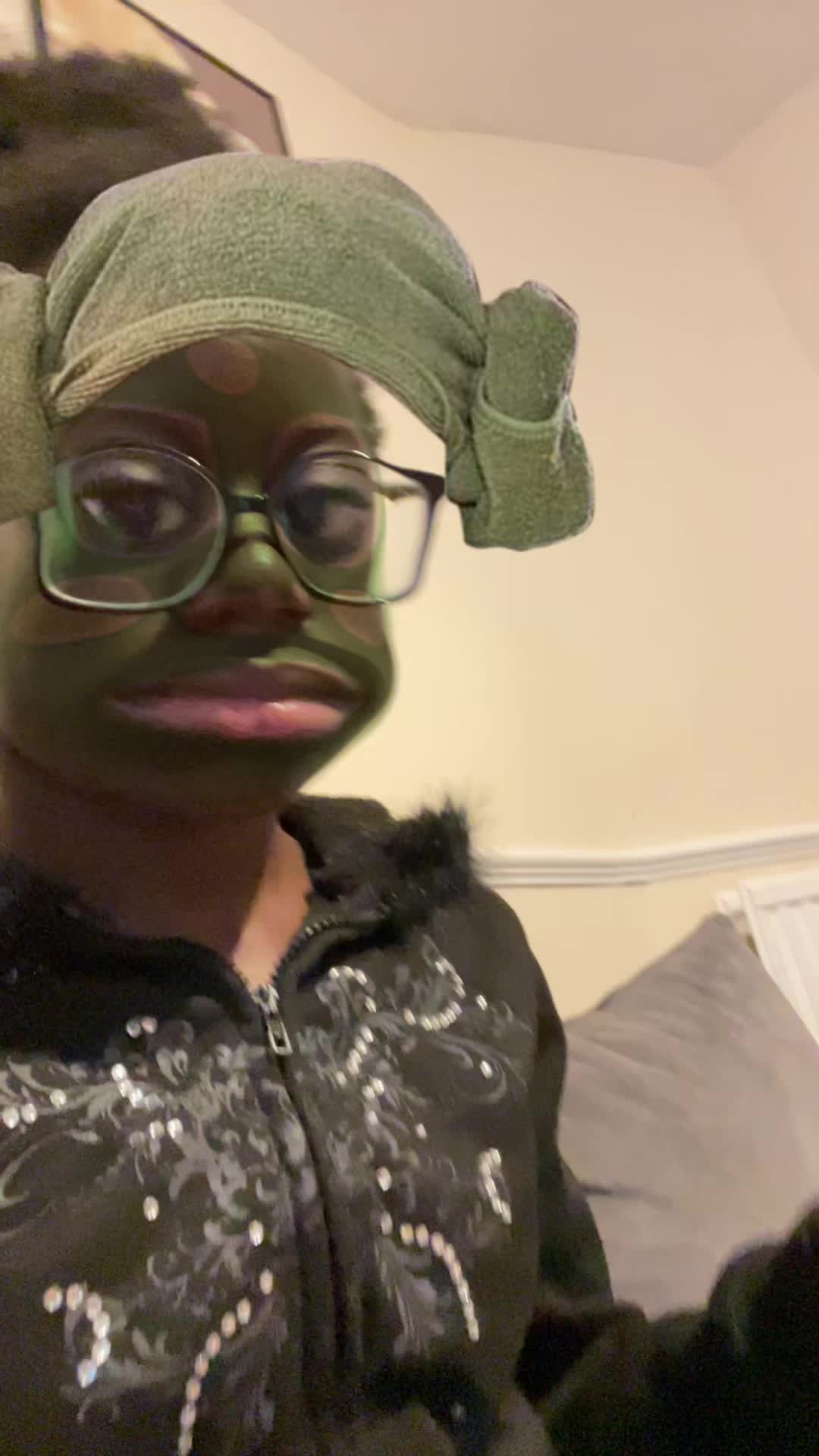 @𝐜𝐡𝐚𝐧𝐚𝐧🙎🏾&zwj;♀️