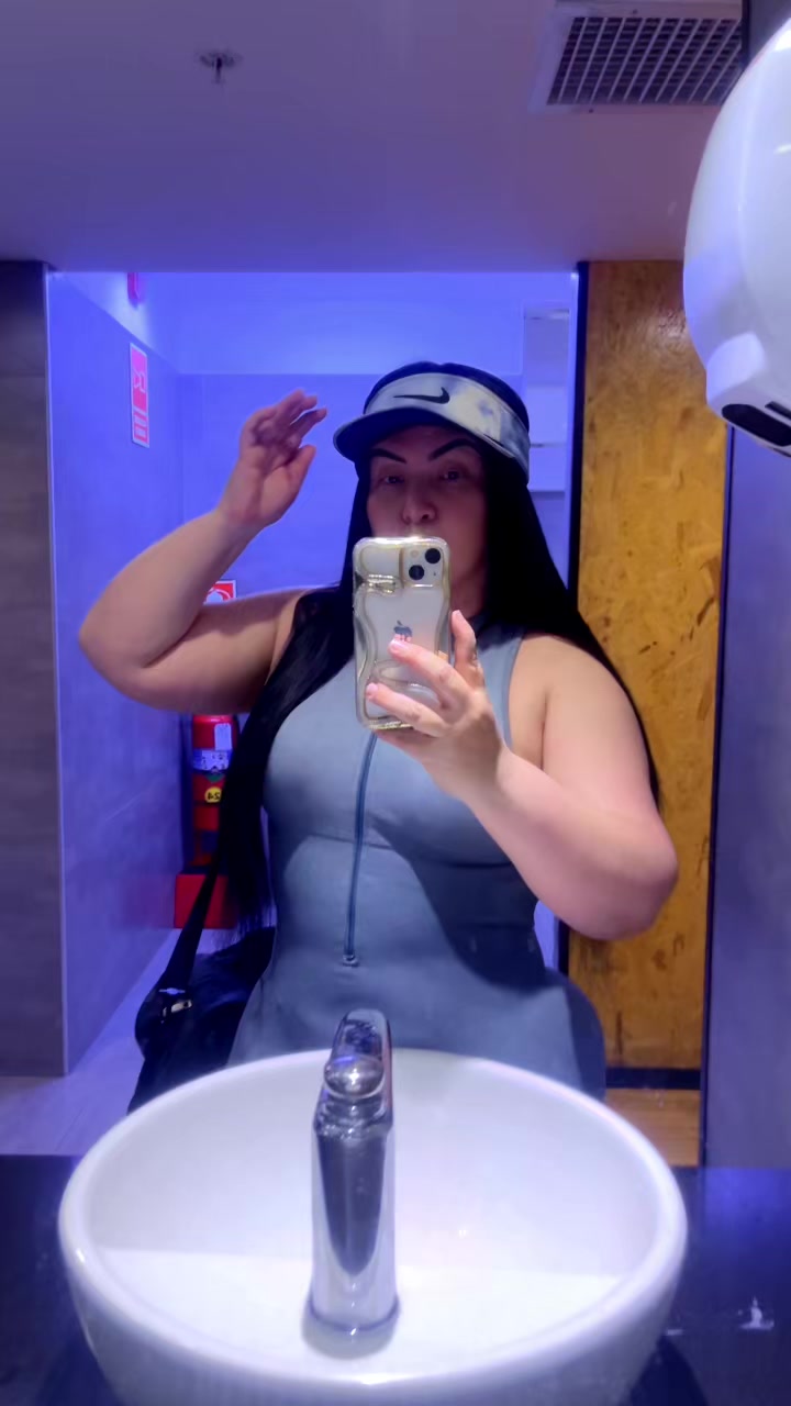 @Desi la Diva🍑🍑