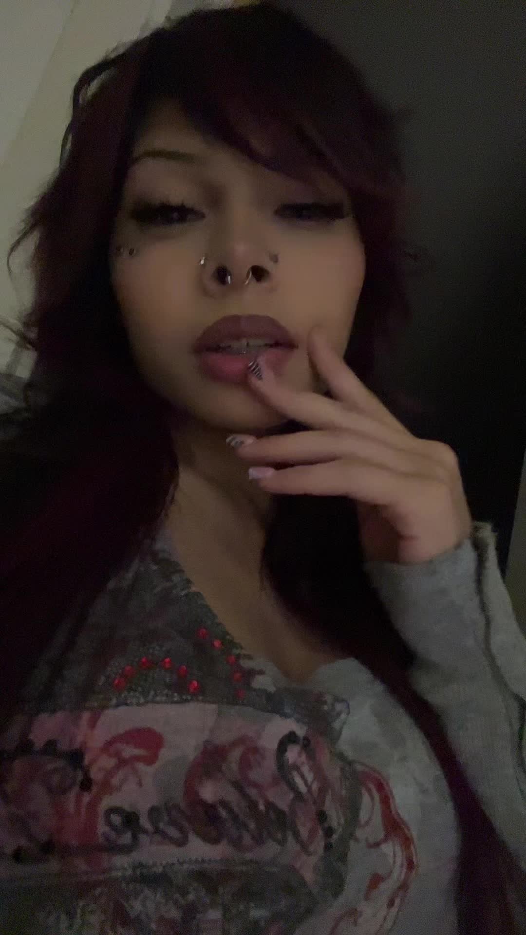 @2tennyuni