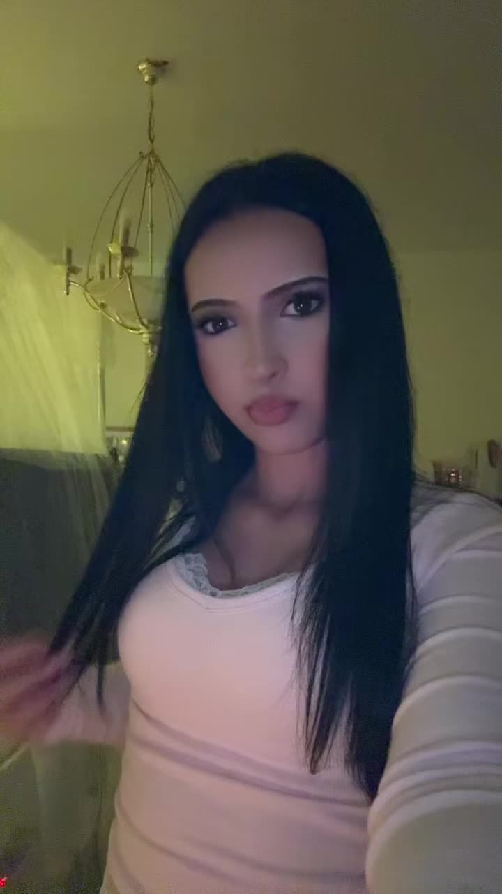 @naomiiii