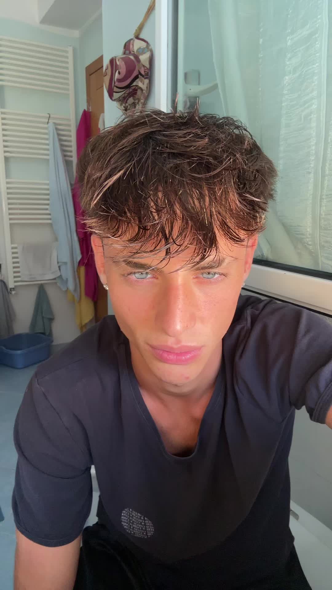 @𝑨 𝑳 𝑬 ♛