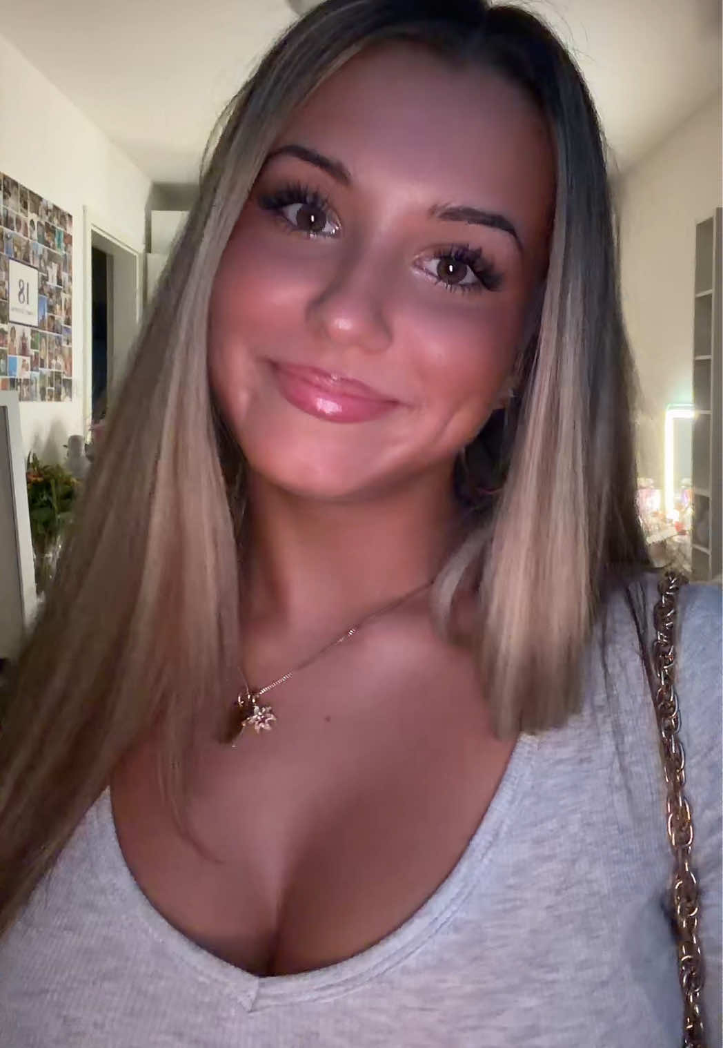 @𝓥𝓲𝓿𝓲 🌺