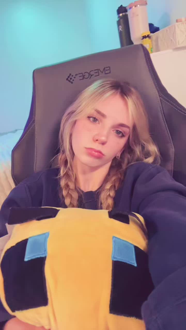@emmyafk | twitch