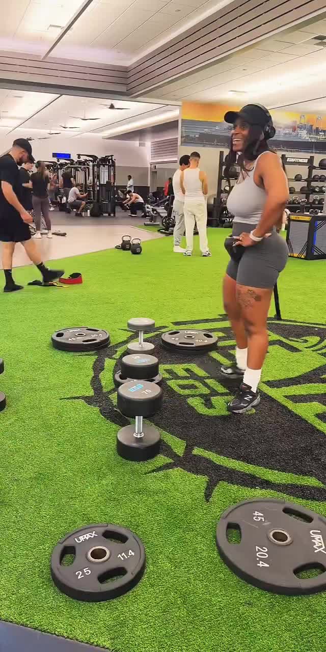 @Tee_ snatchd 🧘🏾&zwj;♀️