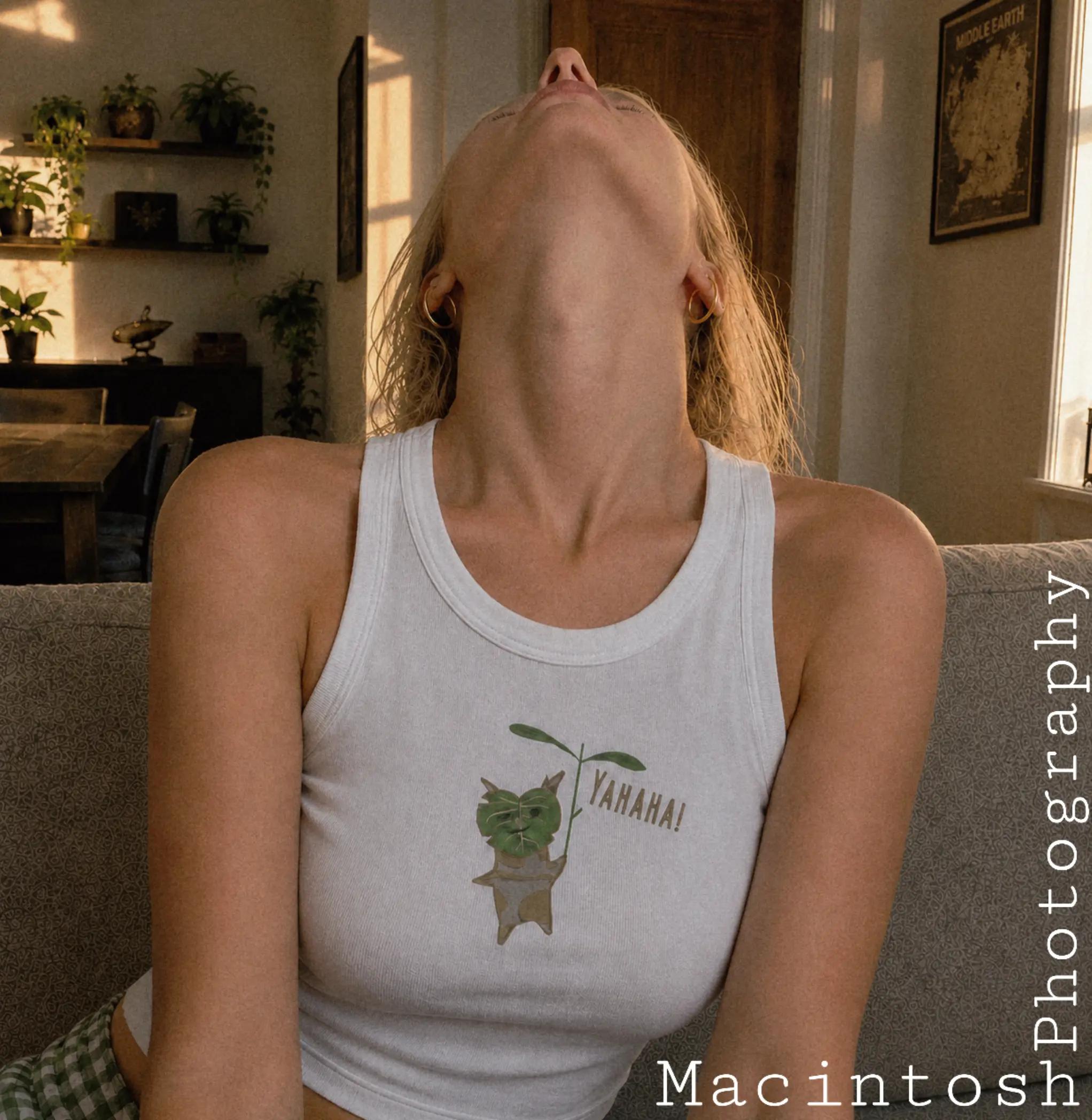 @Female_Neck_Appreciation