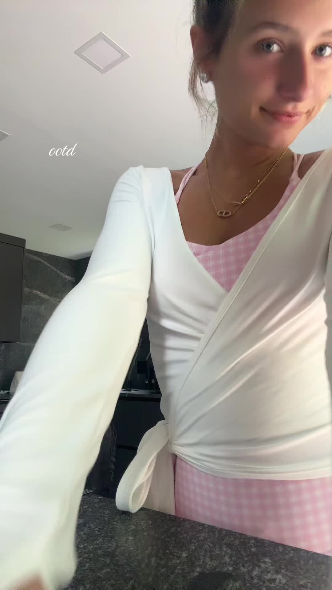 @A N N A 🪽 ⭐️ ✨ 🛍️