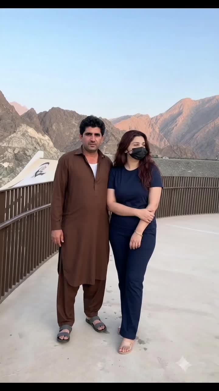 @AYESHA😜02