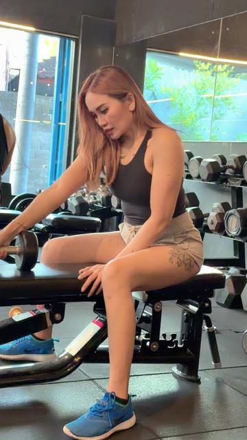 @Lovelyariani