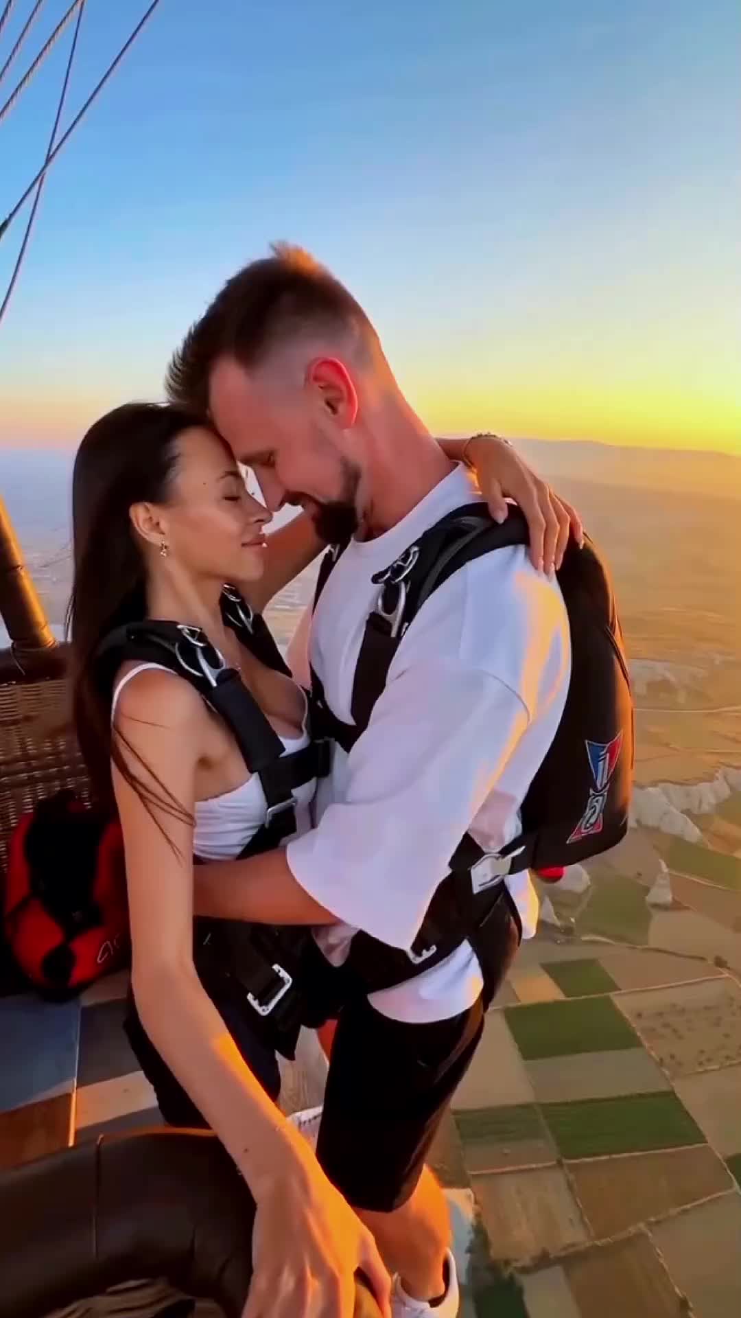 @SKY DIVING 🤿