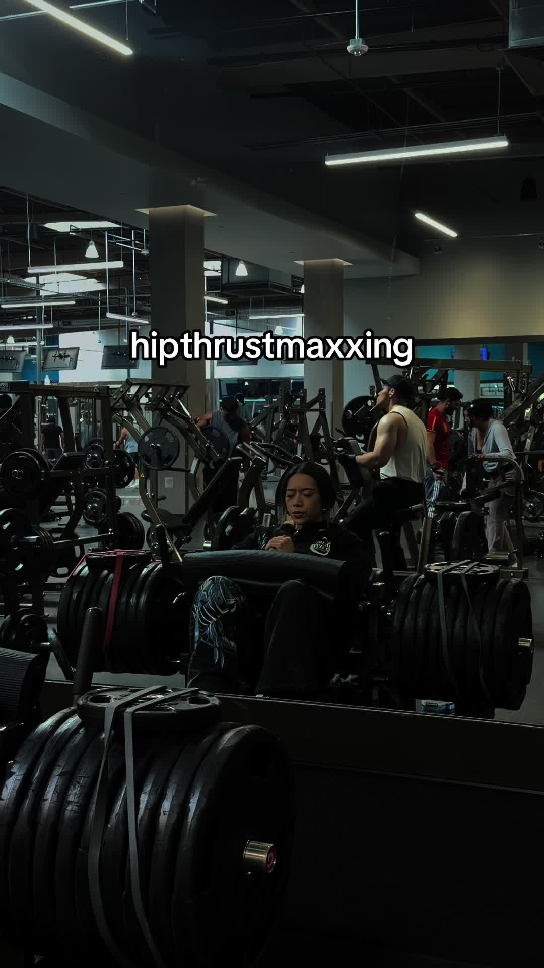 @danigoingsfit 𒉭