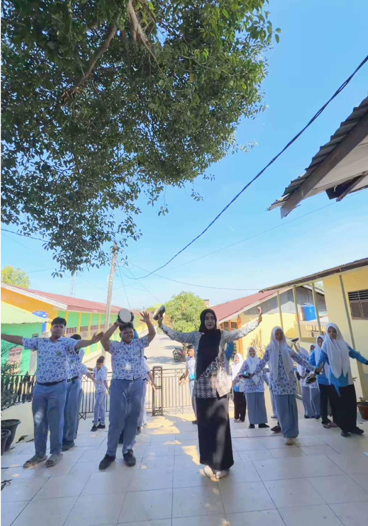 @Meiliza Hijratti S.Pd