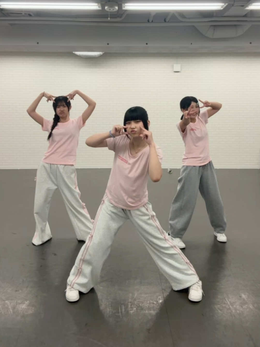 @まひな