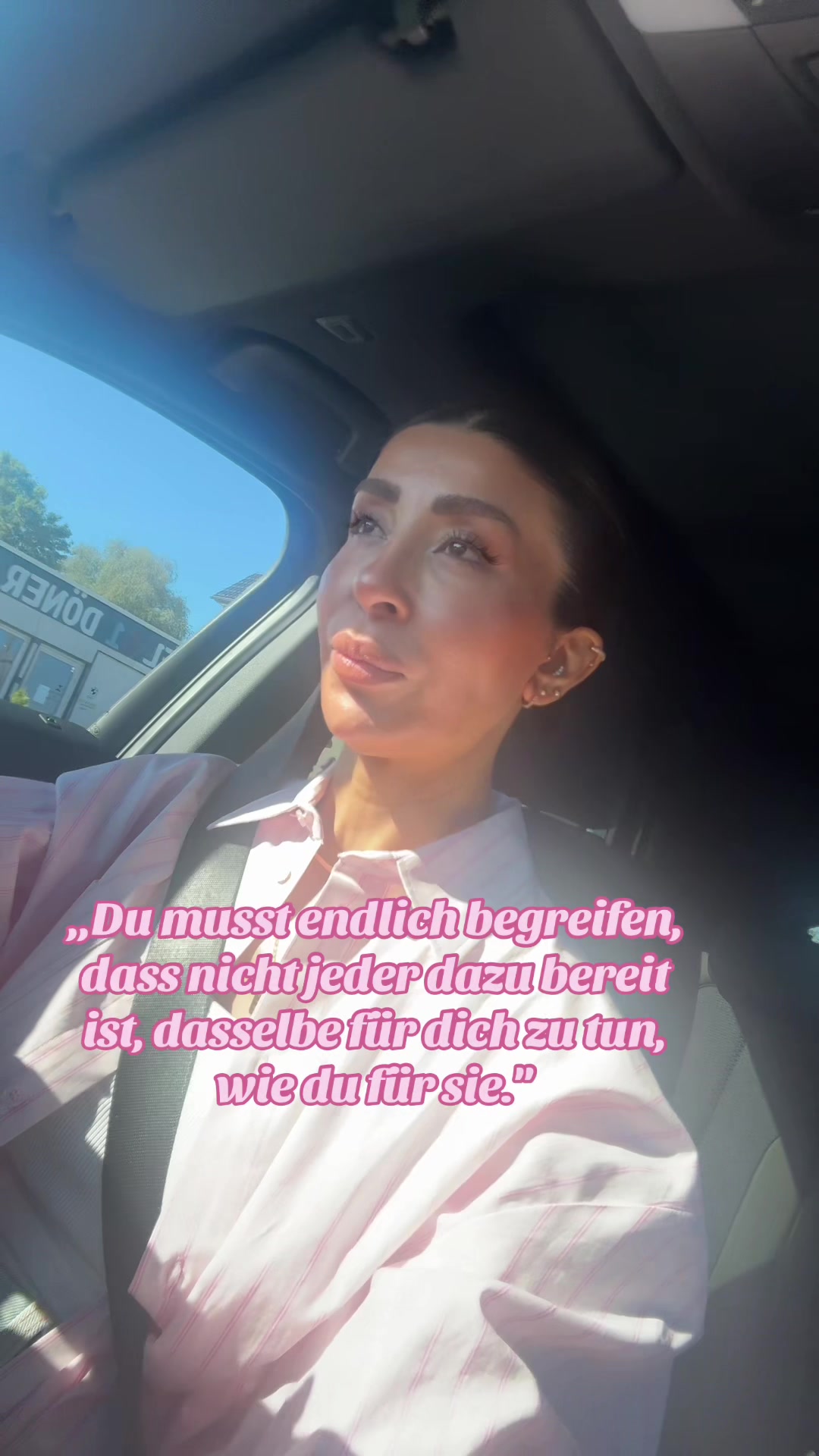 @Ayseenn
