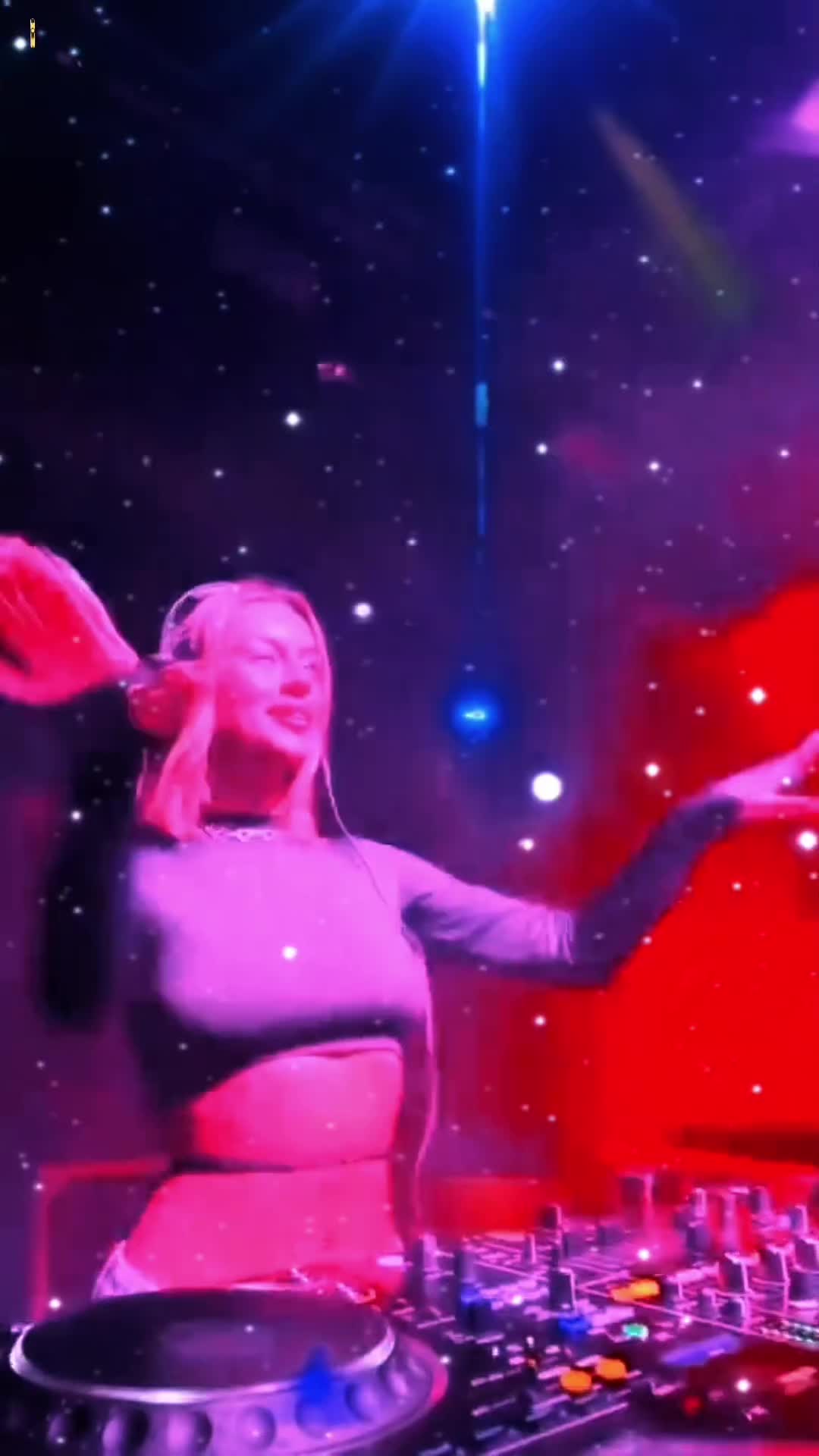 @𝒏-𝑹𝒐𝒎𝒆𝒐