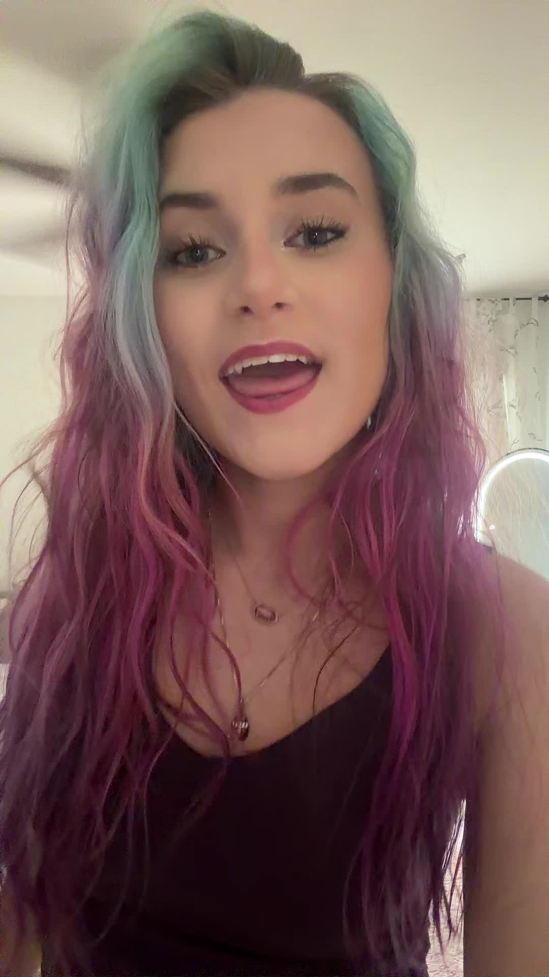 @🦄