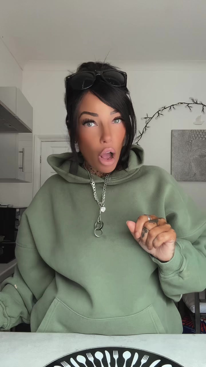 @HailsworthGetto🌈